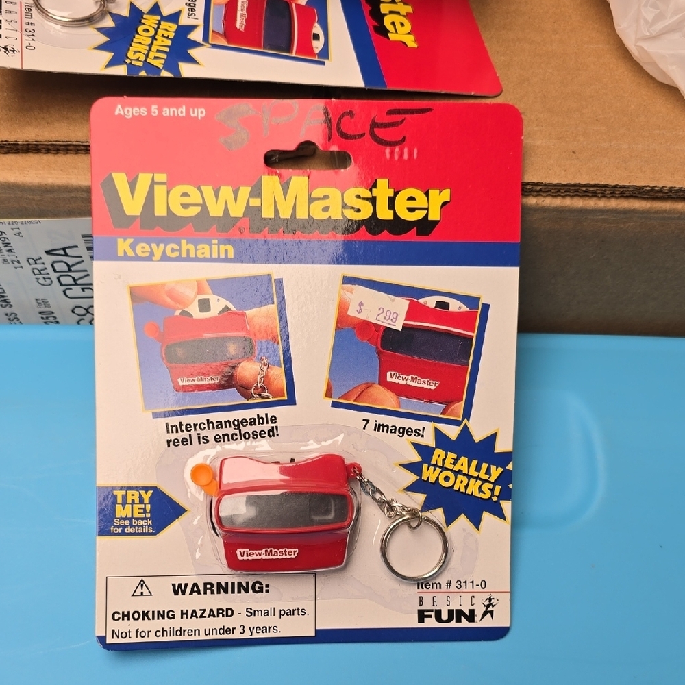 View-Master and Candy Land Keychains - Picture 8 of 11